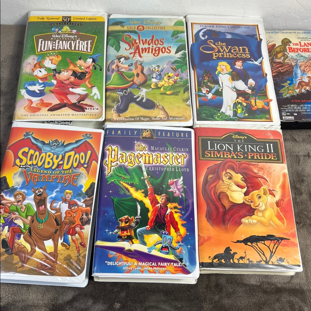 ✨ Magical 90s Disney & Family VHS Bundle – Retro Movie Collector Set 🦁📼